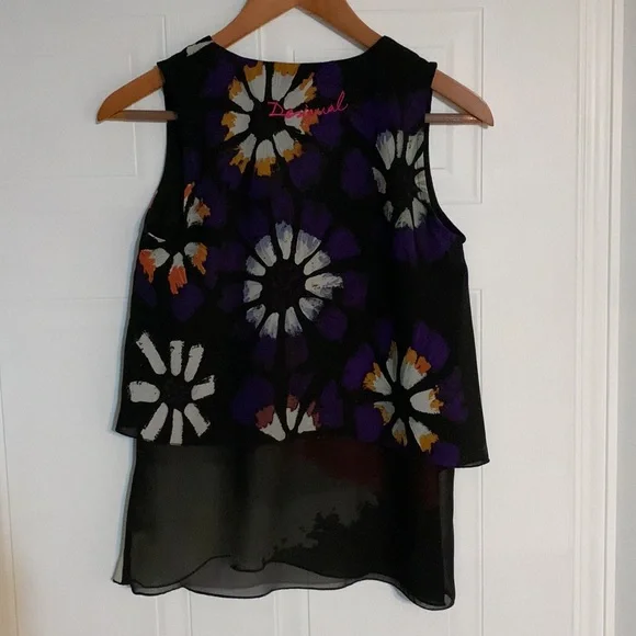 Desigual Sleevelesss Blouse - Picture 2 of 6